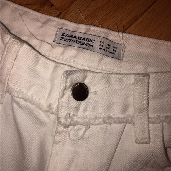 Zara white cropped & flared embroidered jeans - Picture 3 of 4